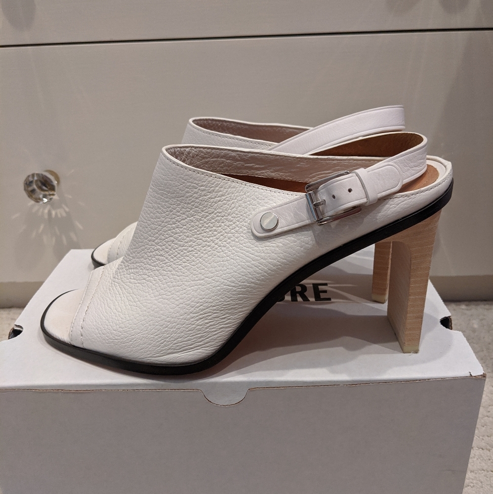 VGUC White leather Coach slingback shoes, size 11